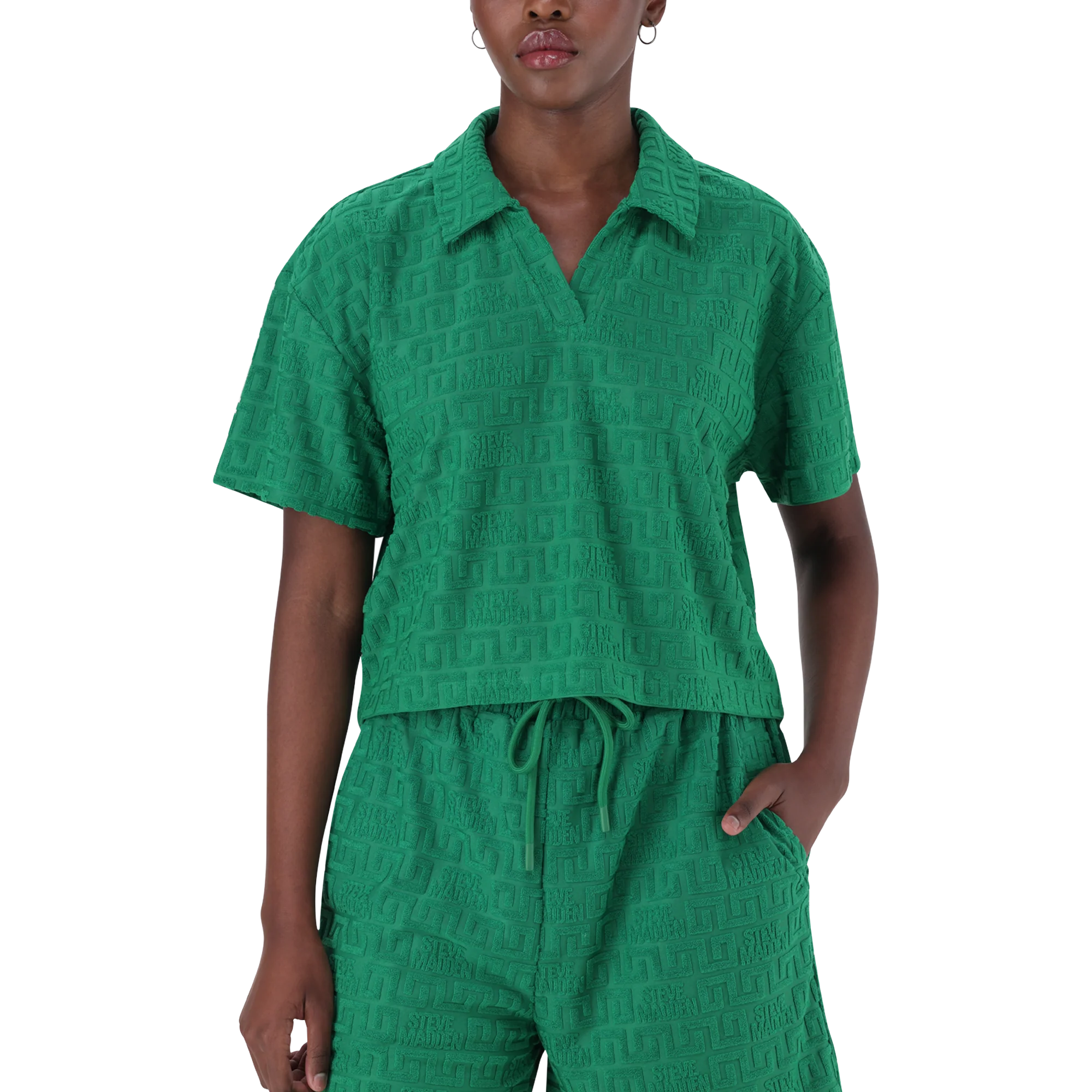 Steve Madden TESSA EMERALD EMBOSSED LOGO TOP WITH COLLAR